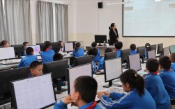 新疆阿勒泰小学何时放假？