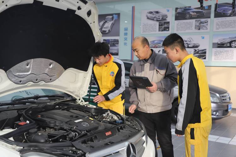 初中毕业学汽修，选校要注意什么？-图3