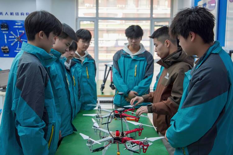 初中毕业学什么技术好?就业前景如何?-图1 初中毕业学什么技术好?就业前景如何?-图1