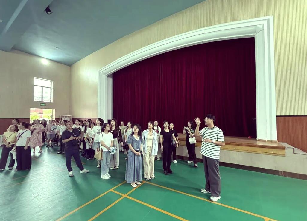 铁路实验是初中还是高中？-图2