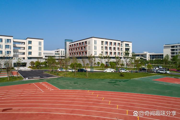 杭州圣马丁学校是高中吗？-图1