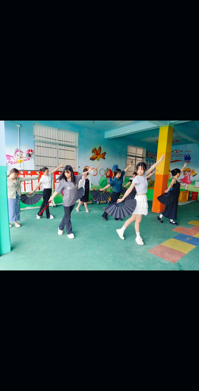 临城县职教中心幼师8班有何特色？-图2