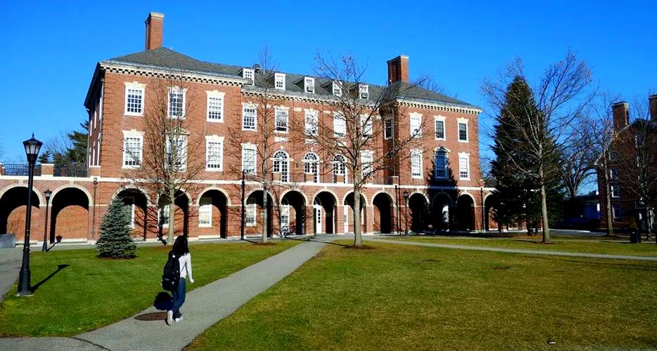 菲利普斯埃斯特高中有何独特之处?-图1 菲利普斯埃斯特高中有何独特之处?-图1