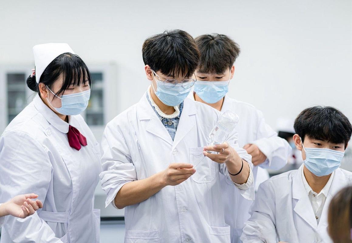 临床医学3+2初中毕业能学吗?-图1 临床医学3+2初中毕业能学吗?-图1