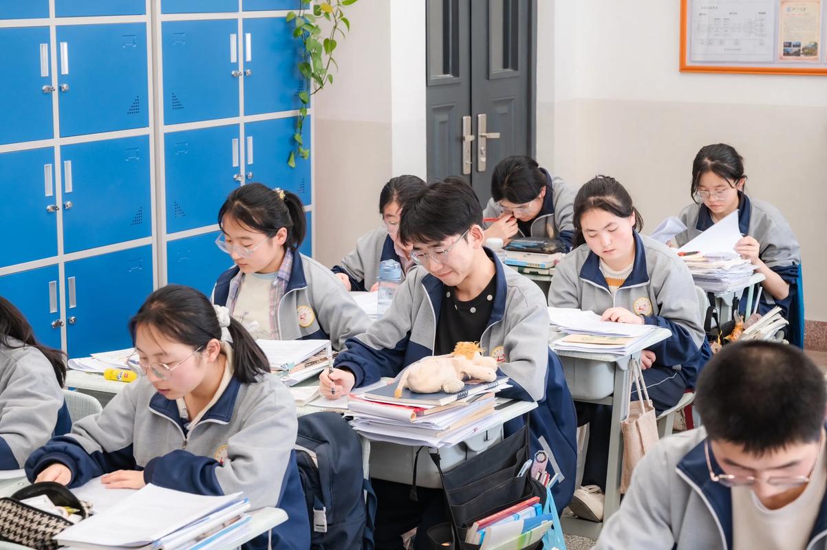 2025泉州高中复读班怎么选?-图1 2025泉州高中复读班怎么选?-图1