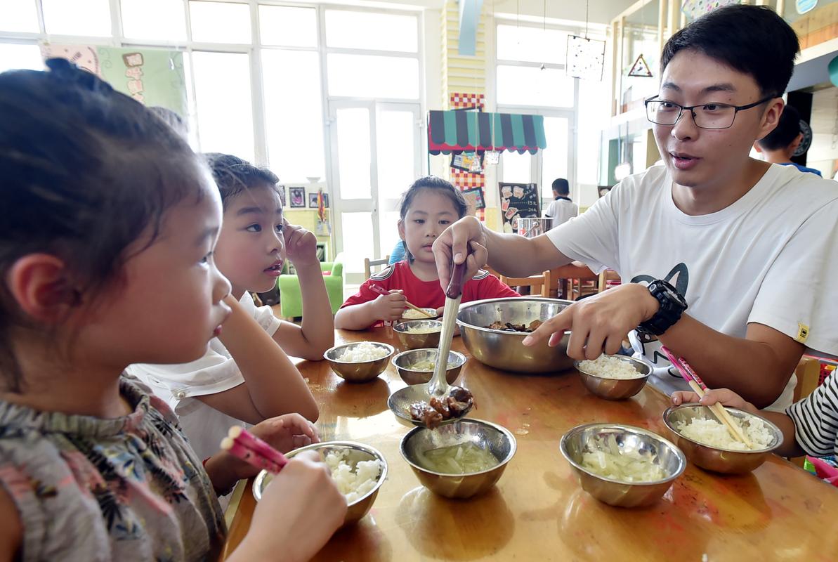 淄博男幼师稀缺,幼儿园为何难觅?-图3 淄博男幼师稀缺,幼儿园为何难觅?-图3