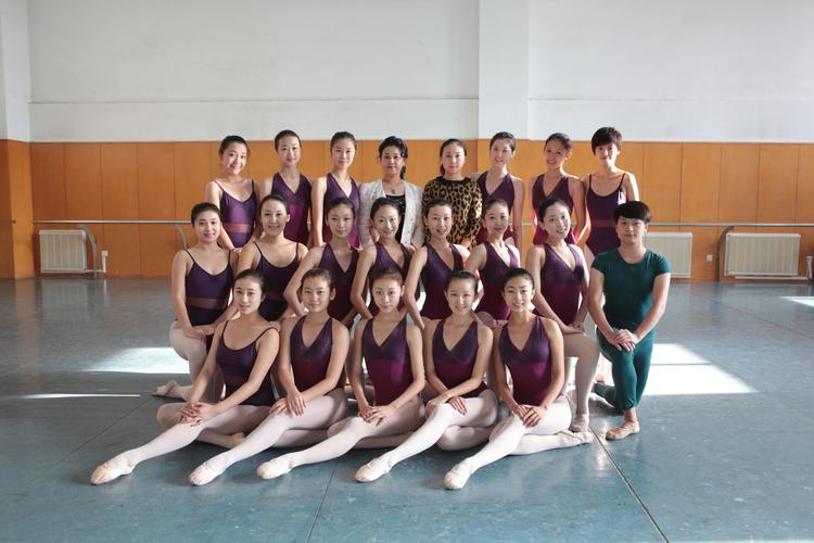 初中毕业可以考舞蹈学院-图2 初中毕业可以考舞蹈学院-图2