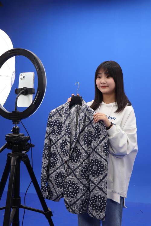 女生初中毕业能学啥技术-图1 女生初中毕业能学啥技术-图1