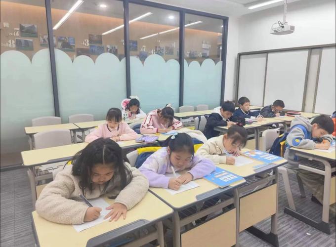 乌鲁木齐英语培训班小学-图1