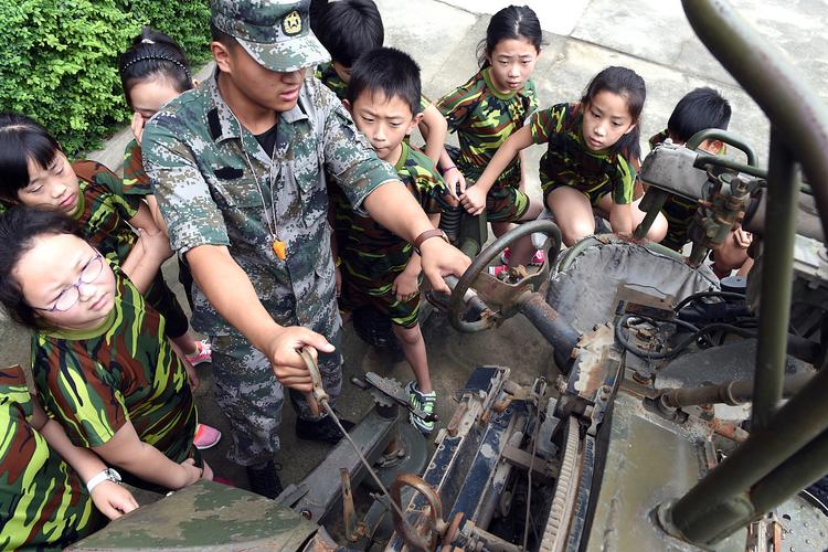 天津小学暑假军事夏令营有何特色？-图3