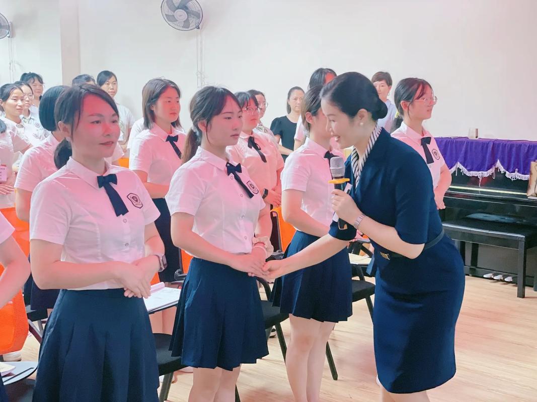 南昌小学生礼仪培训有何意义?-图3 南昌小学生礼仪培训有何意义?-图3