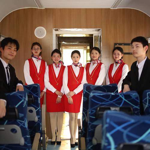 高铁乘务专业初中没毕业-图1 高铁乘务专业初中没毕业-图1