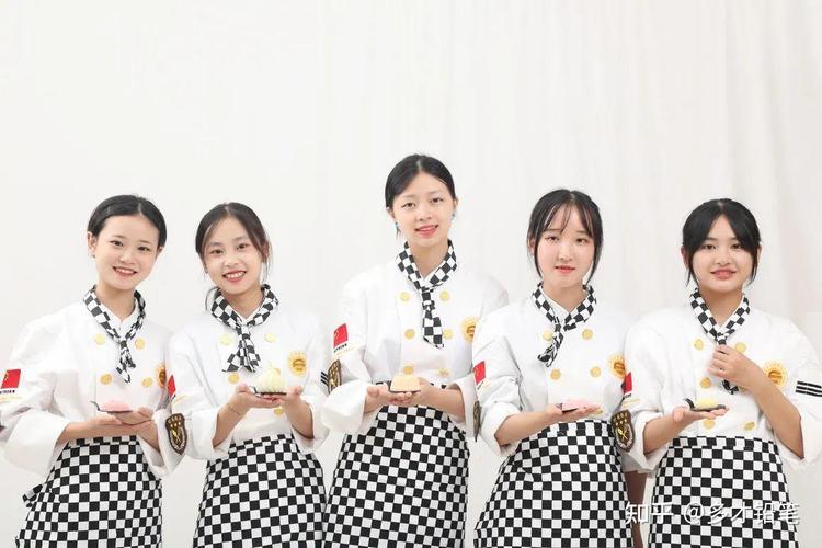 初中毕业学甜点可行吗?-图1 初中毕业学甜点可行吗?-图1