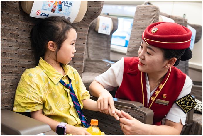 列车乘务员和幼师,哪个职业更适合你?-图1 列车乘务员和幼师,哪个职业更适合你?-图1