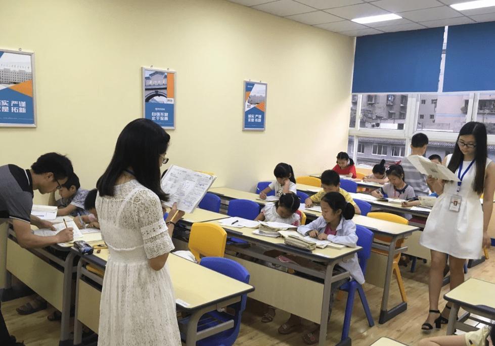 南京高中假期补课,合规吗?学生该补吗?-图2 南京高中假期补课,合规吗?学生该补吗?-图2