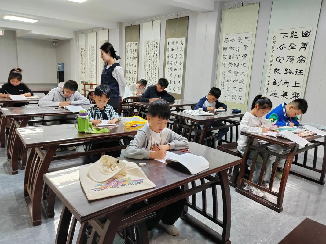 书法进小学课堂，如何让墨香浸润童心？-图1