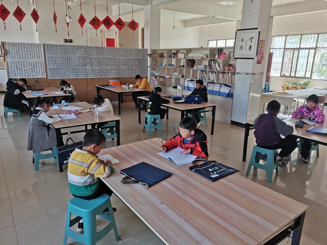 书法进小学课堂，如何让墨香浸润童心？-图2