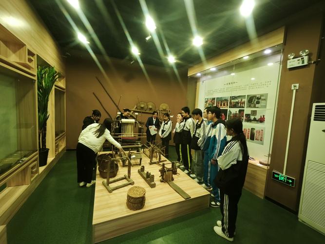 初中毕业能直接上成县师专吗?-图1 初中毕业能直接上成县师专吗?-图1