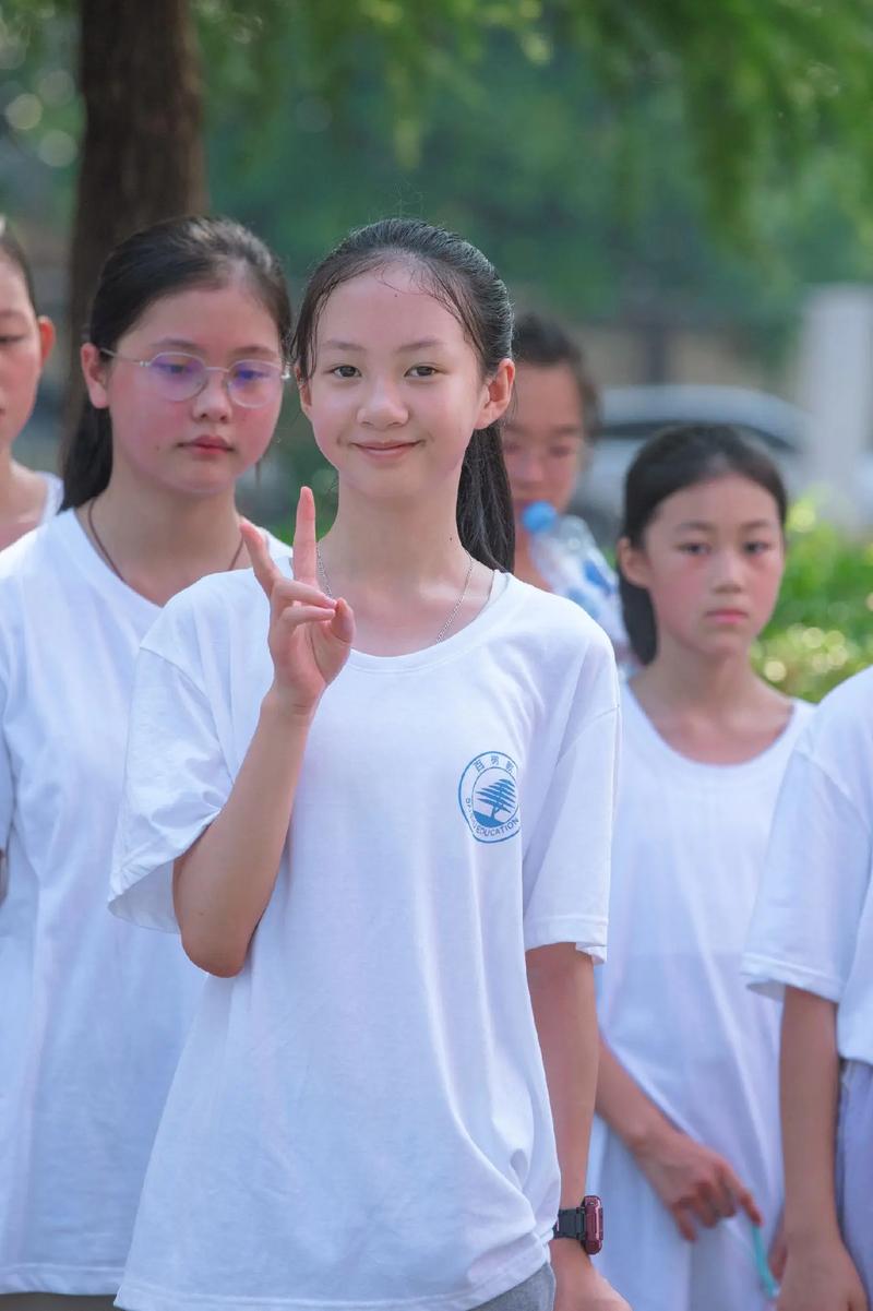 初中毕业女生学什么技术好就业?-图3 初中毕业女生学什么技术好就业?-图3