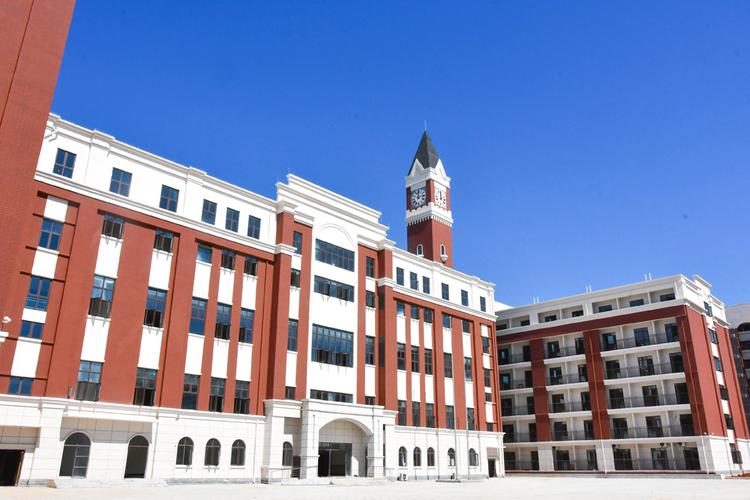 枫叶国际高中有哪些缺点值得注意?-图3 枫叶国际高中有哪些缺点值得注意?-图3