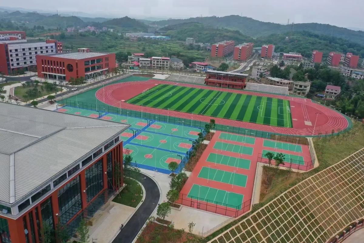 阿勒泰吉木乃县的高中-图3