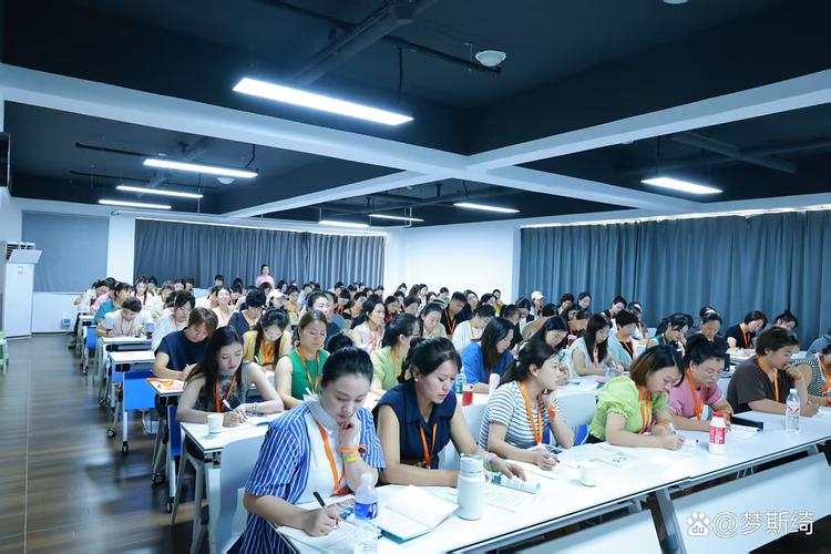 成都幼师短期培训班靠谱吗？-图1