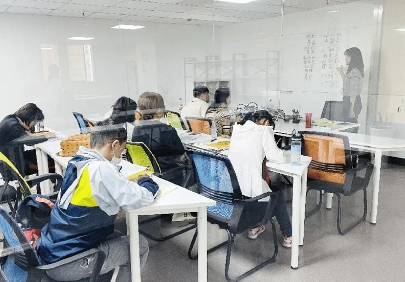 南京初中补课机构哪家更靠谱?-图2 南京初中补课机构哪家更靠谱?-图2