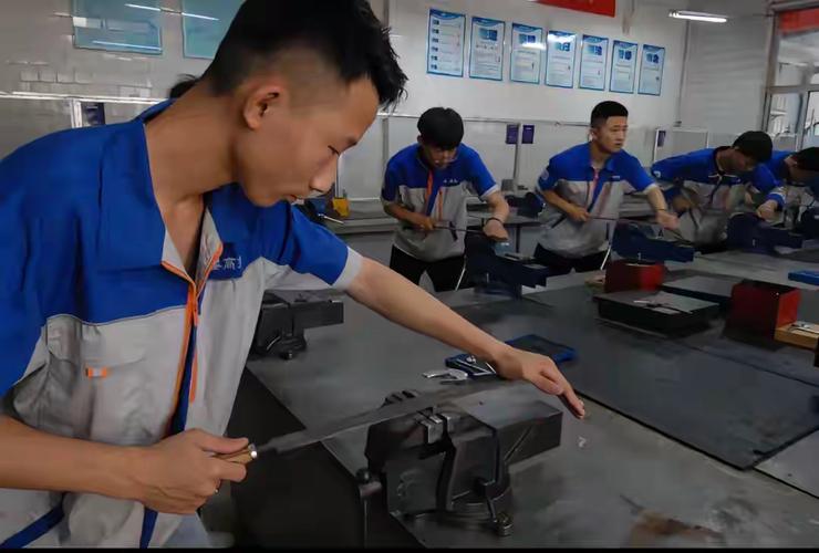 初中毕业有哪些工作可选？-图3