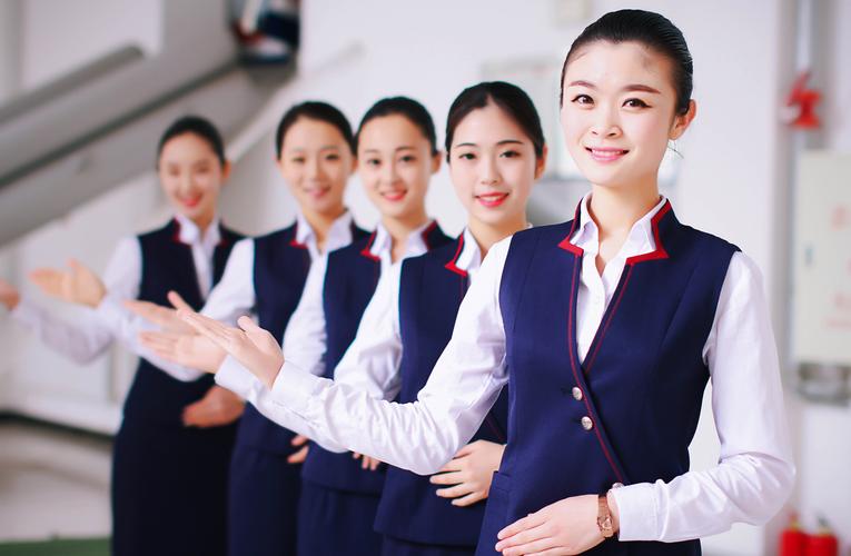初中毕业学空姐培训靠谱吗？-图1
