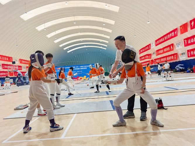 郑州初中哪里学击剑专业？-图1