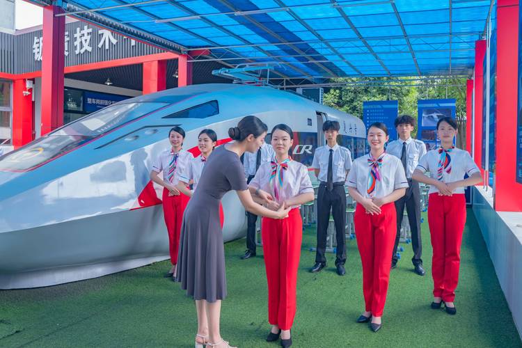 初中毕业读轻轨学校，门槛高吗？-图2