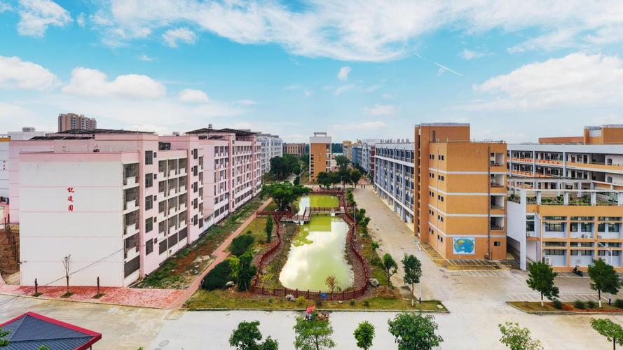 贵港达开高中复读学费是多少？-图2