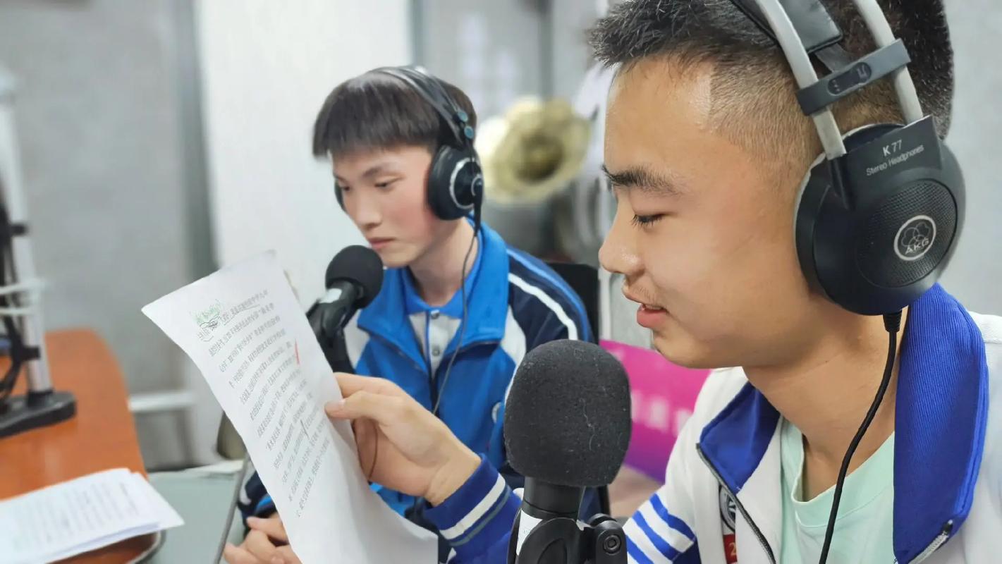 初中毕业想学播音，去哪里学靠谱？-图1