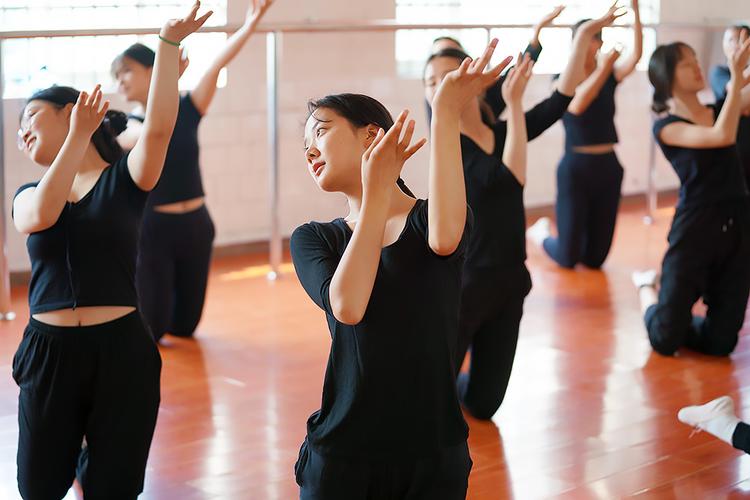 有纹身可以读幼师技校吗-图2