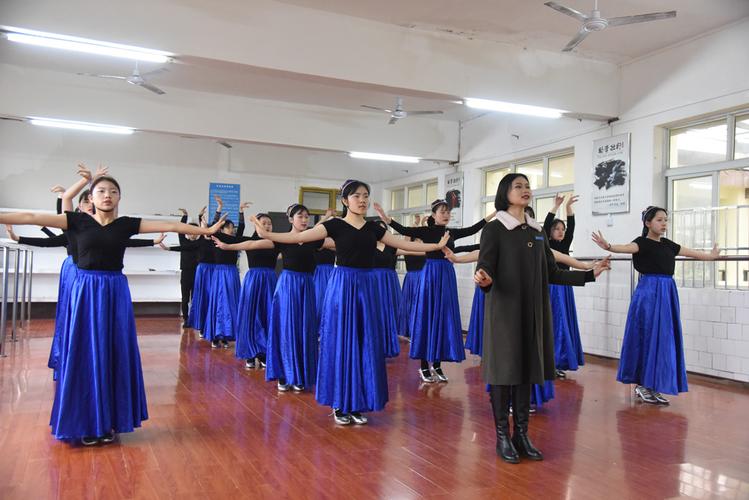 有纹身可以读幼师技校吗-图3